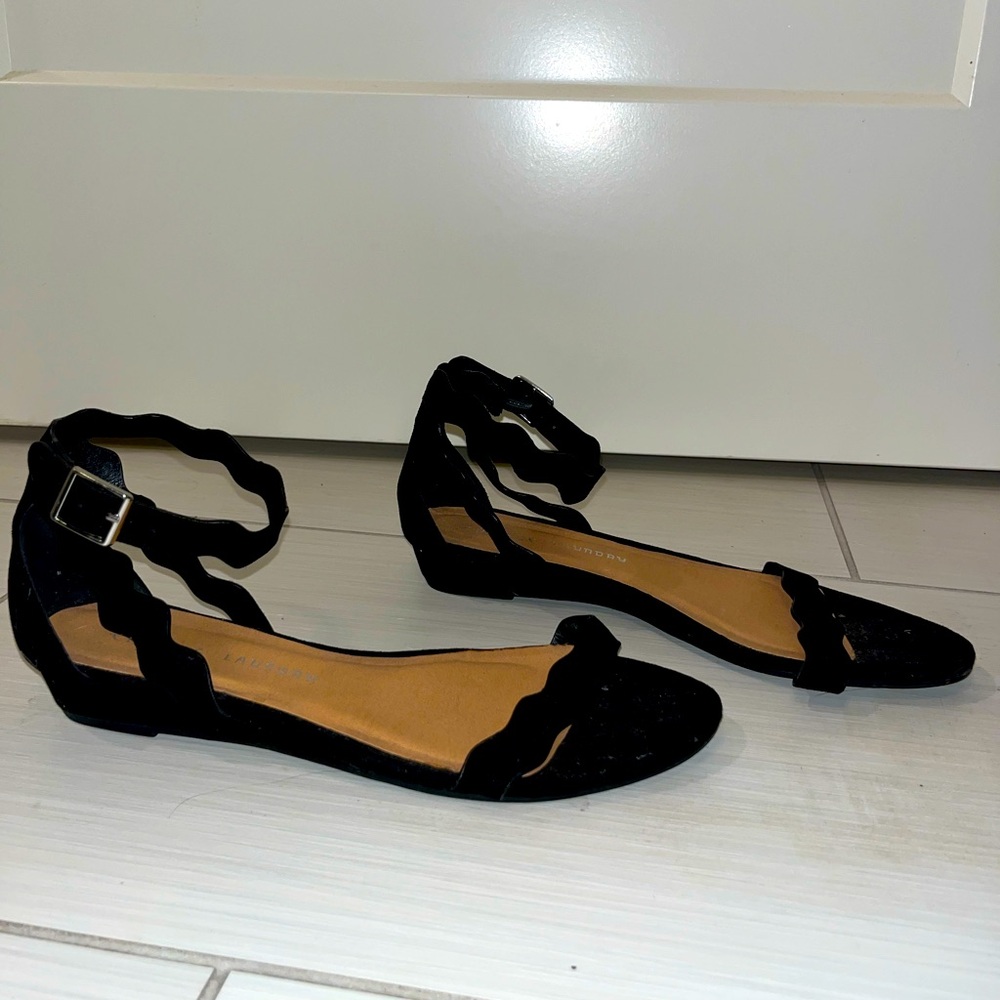 Black Chinese Laundry brand flats, size 9